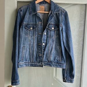 Like new! Gap Icon Denim Jacket, Size M Tall, medium Indigo